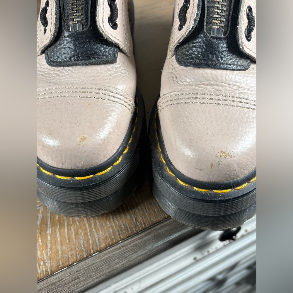 DR. MARTENS Sinclaire Leather Boot Women’s Size 6 - Picture 13 of 13